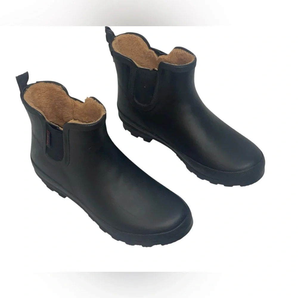 Chooka premium crafted Chelsea Waterproof, faux fur lined boots size US 9. GUC